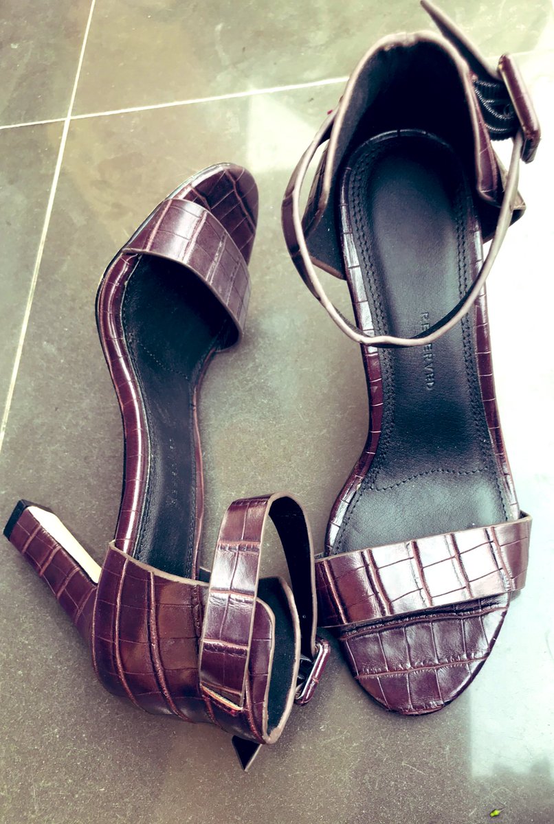 I’m jumping on this thread. Quote or reply this tweet. If you get zero likes and zero retweets by 10pm. You get this Reserved Shoe. PS: Only one winner.