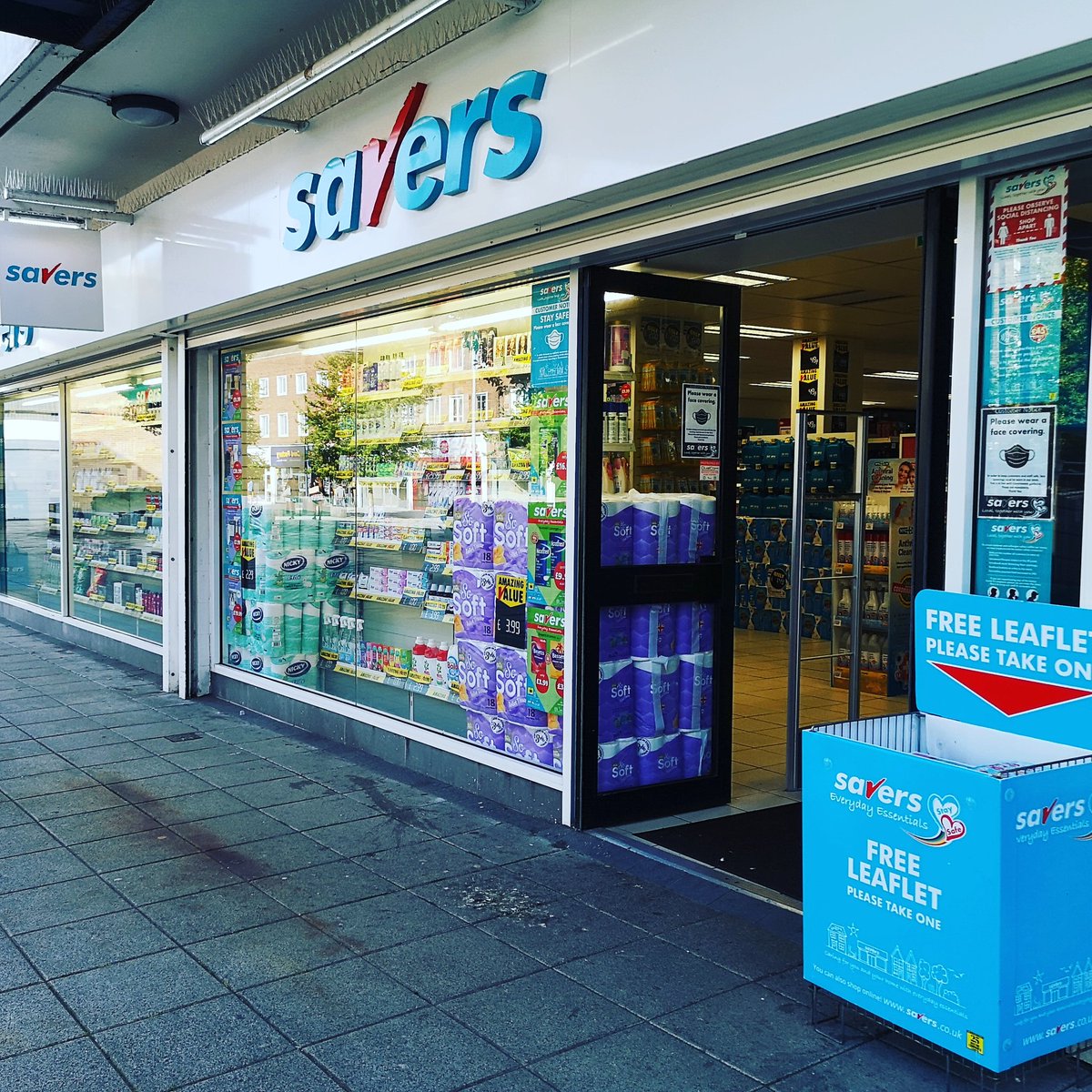 thbteesside's tweet image. Our first drop-off point for public donations is @savers_hb Billingham

Pop in store to find the donation bin 💛

#donations #thbteesside #TheHygieneBank #WorkingTogether