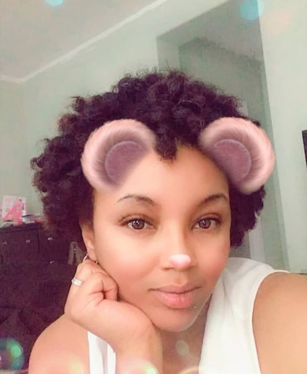 First flexirod set on transitioning hair. How did I do?
#flexirodset  #curlspoppin #curls #viral #views #blackgirlmagic  #naturalhairrocks #naturalhairstyles #naturalhairbeauty #kinksandcoils #explorepage #curlygirl #naturalhairblogger #influencer  #naturalhaircommunity