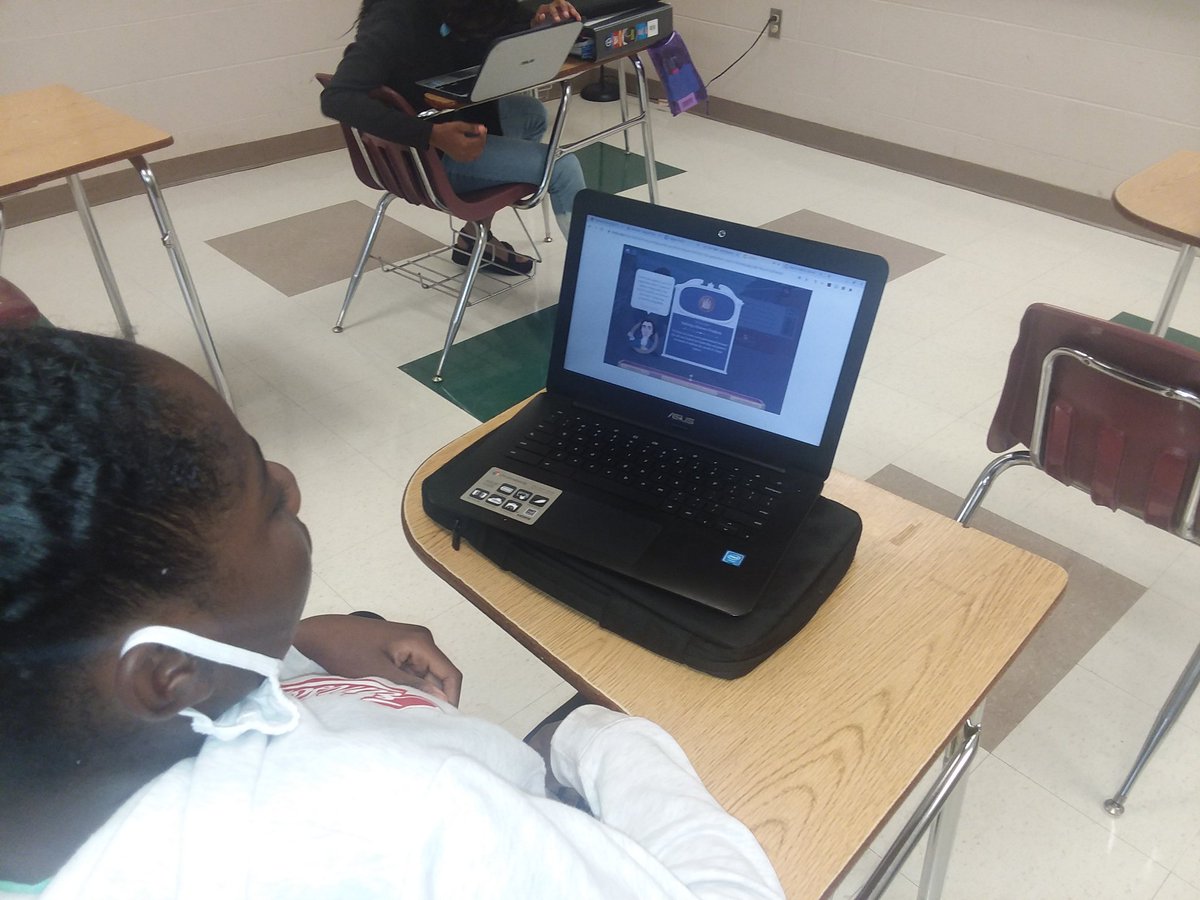 Students "Racing to Ratify the Constitution!" Using interactive gaming to learn on Constitution Day! #NLMSuccess <a href="/Gary_RiversJr/">Gary Rivers</a> <a href="/ceceliadean/">Cecelia Dean</a>