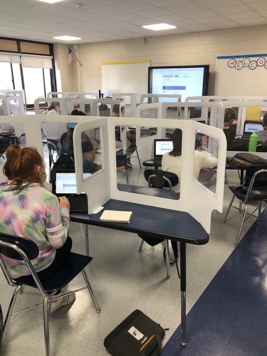 mrsmeade_math's tweet photo. Covid friendly integer card game today. Using an online card simulator instead of playing cards. Just as fun! #bernerchiefs https://t.co/KFvfXVurvo