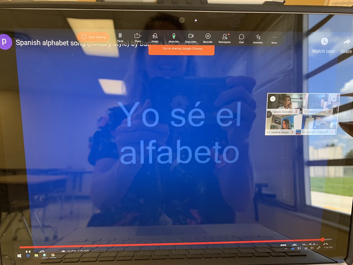 SaraBarry2017's tweet photo. It was an active day in virtual and in-person classes practicing el alfabeto, saying our birthdays in Spanish,  and playing Quizlet Live!  I have awesome students who are eager to participate and learn👏@CorkscrewMiddle @collierschools https://t.co/sibLMeLi3k