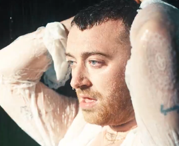 weird_brasil's tweet photo. Sam Smith lançou hoje o vídeo de sua mais nova música "Diamonds", o que achou dessa obra de arte?
Link: https://t.co/nCcgx8A9ZY https://t.co/jRHkHmIhm8