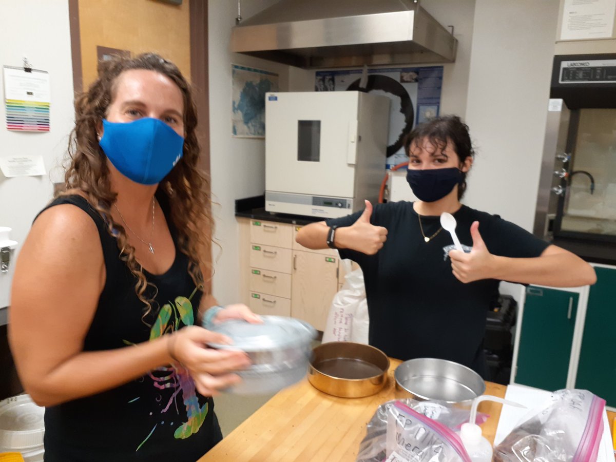 ecosystemslab's tweet image. COVID soil seiving. Good work Cassie and Carley!!!
