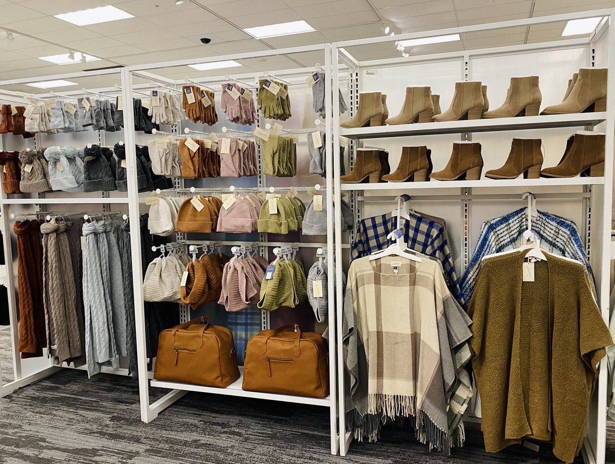 Feeling warm never looked so cool!
❄️🔥🙌🏻 @ArielRolling @JPDixon77 <a href="/AshMo2357/">Ashley</a> <a href="/KevinKaminski10/">Kevin Kaminski</a>