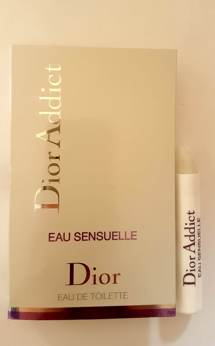 PerfectParfums's tweet image. Name of the Company- @Dior 

The perfume name- Addict Eau Sensuelle

What I Like about Addict E. Floral scent. Rose is present but very soft.
Felt like hugging a Bouquet of Flowers.

How I would describe Addict E. - Notes of Jasmine|Cedar

Fact- Dior has dressed  @Lupita_Nyongo