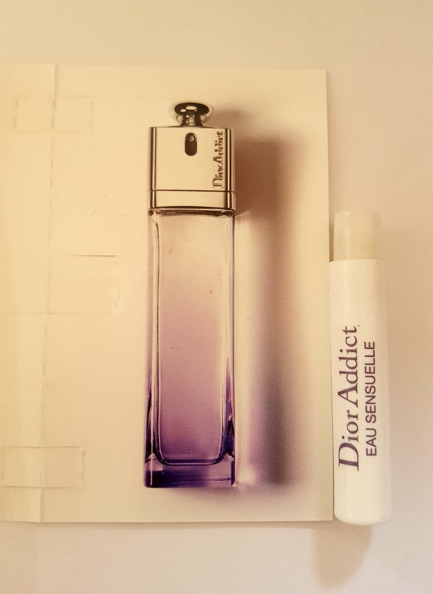 PerfectParfums's tweet image. Name of the Company- @Dior 

The perfume name- Addict Eau Sensuelle

What I Like about Addict E. Floral scent. Rose is present but very soft.
Felt like hugging a Bouquet of Flowers.

How I would describe Addict E. - Notes of Jasmine|Cedar

Fact- Dior has dressed  @Lupita_Nyongo