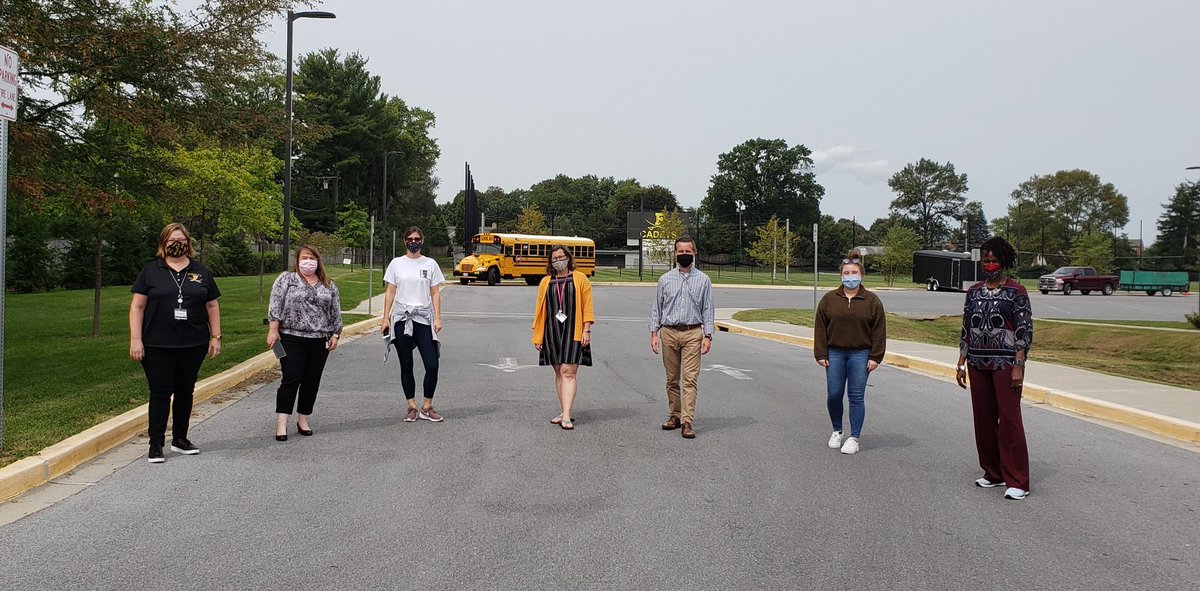 Samuels_FCPS's tweet photo. Self-care is a must!!! A nice relaxing brief walk is one way to become rejuvenated. #WFMSROCKS @WFMS_AP @MicheleOnline @WFMSPrincipal https://t.co/wNRDofaHQc