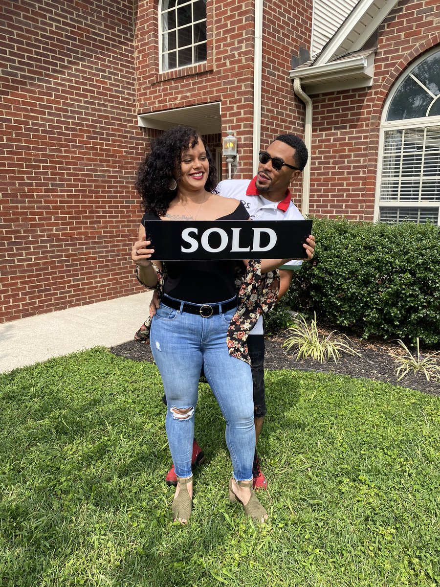 KChellez's tweet photo. Fucked around and bought a home during a pandemic 🏡💕 look at God . https://t.co/GhVYbV0yes