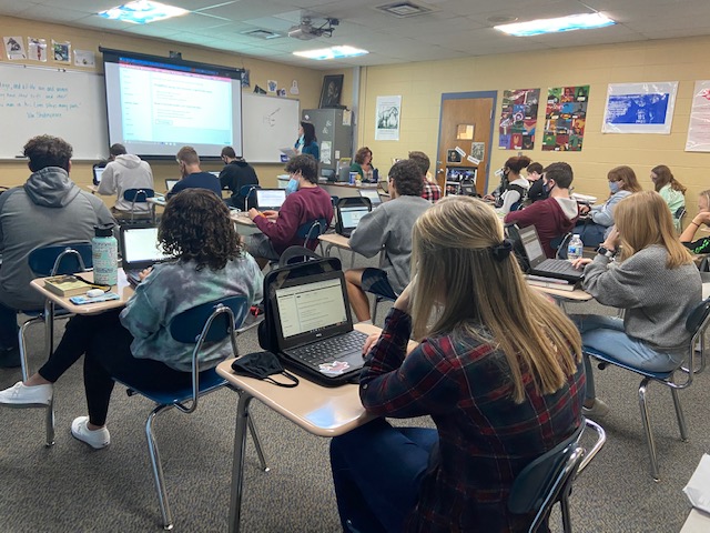 Oak_HillHS's tweet image. High School students focused on their life's work, favorite qualities, career goals, and FAFSA 4caster. #preparingforfuture