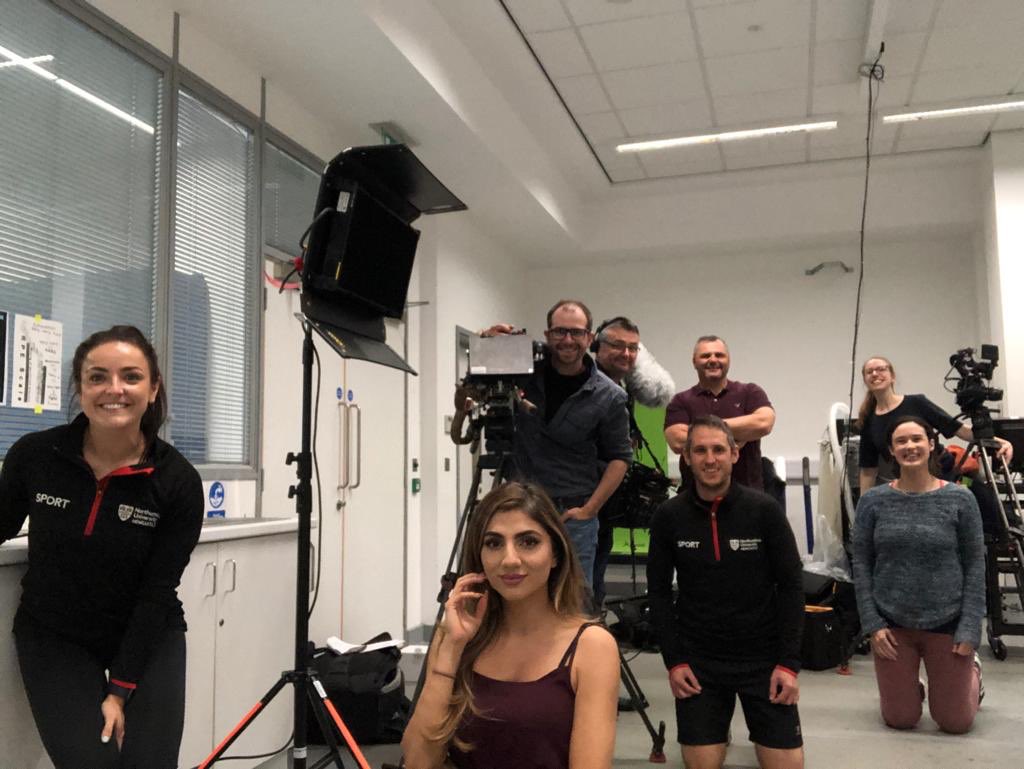 goodall_stuart's tweet image. What a day filming in the lab with a great team - thanks everyone @GlynHowatson @KarenKeane4 @SmashingGlassTV @thequeenmehreen @Fay_Fin Simon &amp;amp; Katie. Here is our attempt at a socially distanced picture 😂#recoverymethods