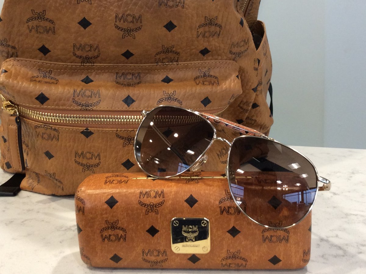 Aylla's Pick of the Week! Featuring MCM! This "Classic with a touch of MCM" frame is a fresh pair of sunnies🕶️ to get you through 2020! Try them on your next visit! 😎
#dunlapvision #pickoftheweek #MCM #eyeglasses #eyewear #sunglasses #glasses #eyewearfashion #style #frames