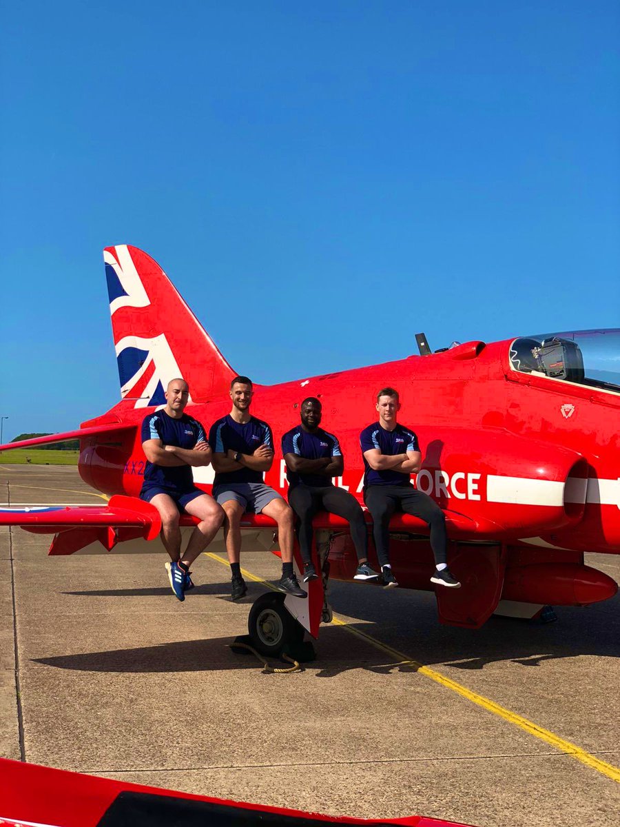 @RoyalAirForce best international athletes vs GB’s @ArmySportASCB @RoyalMarines contingent in a @rafredarrows push challenge🛷 Keep an eye out on @BFBSSport and @Forces_TV for the results 💥🇬🇧 #bobsleigh #battle #military #sport #noordinaryjob #nowrongpath #race #push #team