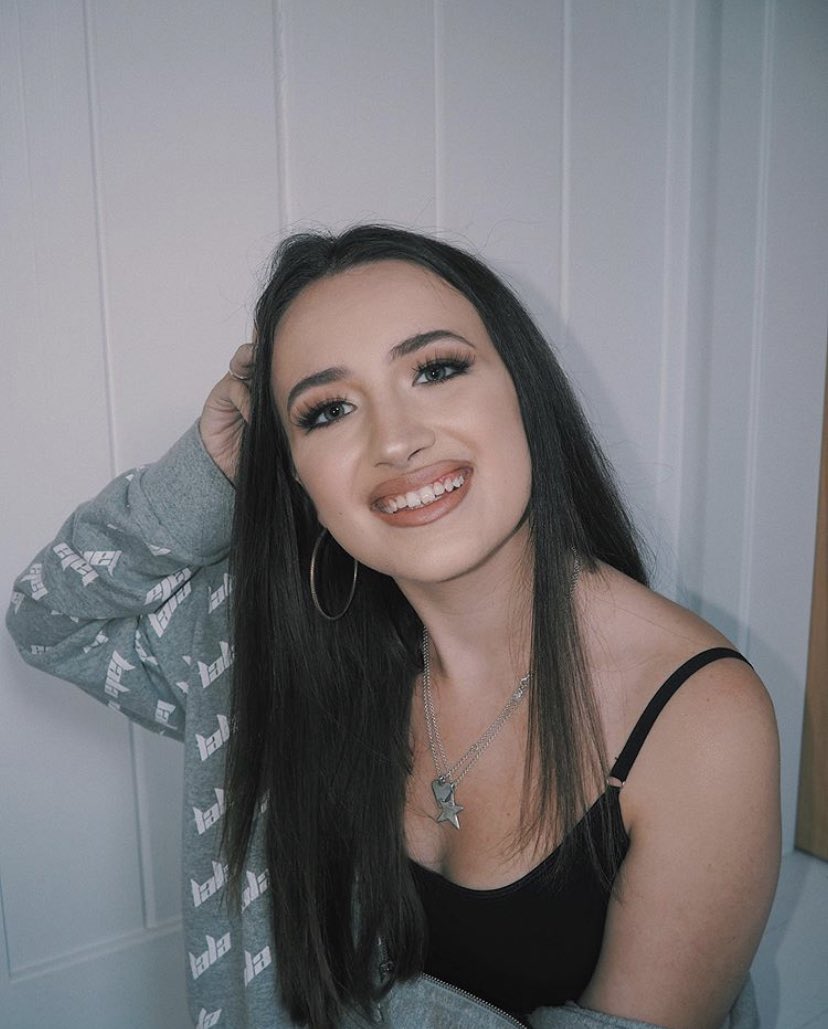 Real talk: September has been a  very slow month so far 🥺

I’m working so hard on my business before I go back to uni, so it would mean a lot if you could check it out 💓 everything cruelty free and shipped from my home!! 

A RT only takes a second 👀

indigoroseeshop.com