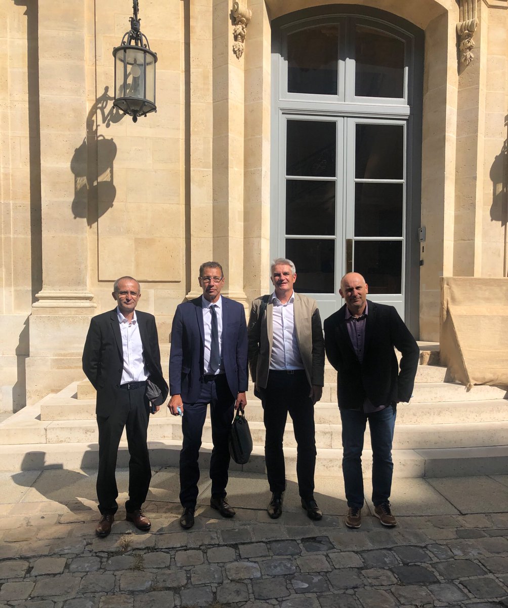 SNApiculture's tweet image. Aujourd’hui les représentants de l’interprofession des produits de la #ruche étaient reçus au @Agri_Gouv . Des faits, juste des faits, de la science et des statistiques, le reste n’est que choix politique...#Apiculture #InterApi