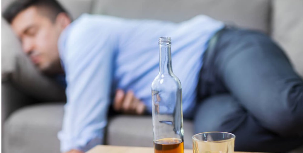 6) It interrupts your sleepYou didn't even sleep that well because of alcohol.Sure, you'll fall asleep quickly since your body and brain is slowed down...But alcohol interrupts REM sleep (the restorative part of sleep).That's why you wake up at 4am after a bender.