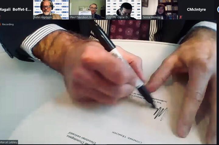 Happy to announce two new agreements between <a href="/Mitacs/">Mitacs</a> and <a href="/MincienciasCo/">MinCiencias Colombia</a>, @ASCUN1 and @univcanada recognizing promising bilateral academic exchanges and research collaboration between 🇨🇦 Canada and Colombia 🇨🇴.