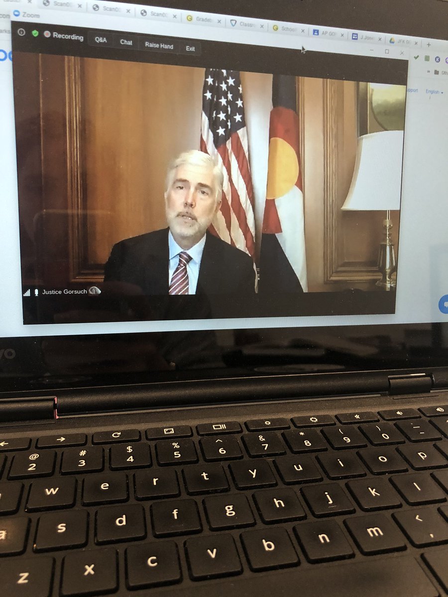 jjoneslfj's tweet photo. What an awesome #ConstitutionDay ! #JFKGoPo took a deep dive into the foundations of American democracy with @ConstitutionCtr scholars! Thank you for providing incredible #remotelearning opportunities for our Ss! @ksautner @PaulPostorino https://t.co/QTl1pw6UbJ