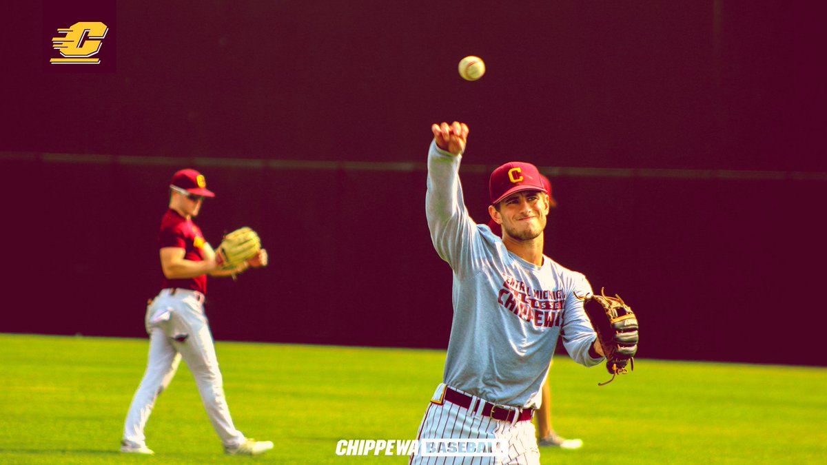 CMUBaseball's tweet photo. ⚾️ + ☀️ = 😃

#FireUpChips🔥⬆️⚾️ https://t.co/7l66KpfryP