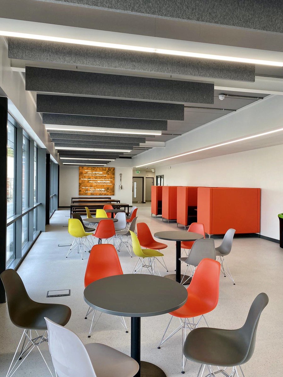 PeterMarsh_PMC's tweet photo. One year on from opening β¦@FC_CETCβ© is looking both gorgeous & smart - all credit to @DaveMRich78 and team for the high standards set #overtarget #shapingplaces β¦@solentlepβ© β¦@FarehamCollegeβ© β¦@BlanchardWellsβ© β¦@AmiriConstructβ© #makingadifference https://t.co/HRN6WFVE33