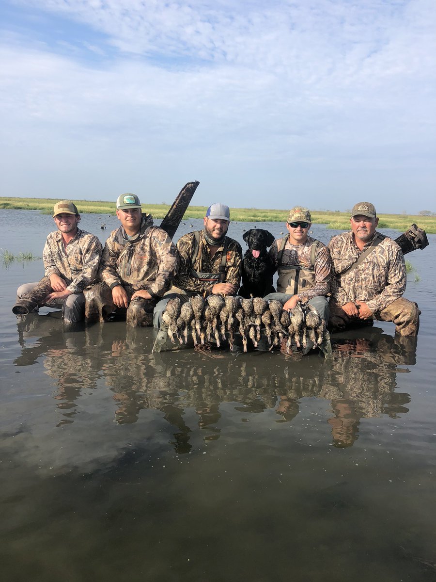 ilandenward's tweet photo. Teal szn coming on strong! https://t.co/FTq34ZeTtV