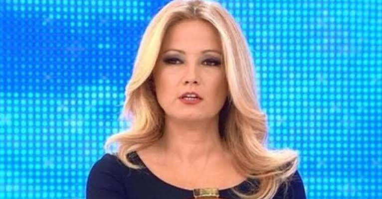 Müge Anlı'yı yedirmeyiz. Türkiye'de toplumun adalet duysunu bir nebze canlı tutan senelerdir kolluk ve adalet sistemin yapamadığını avuç kadar ekibi ve ona yürekten bağlı milyonlarca sadık seyircisiyle yapan bu kadını bir pezevengin kumpasına yem etmeyiz. #gülayuygun