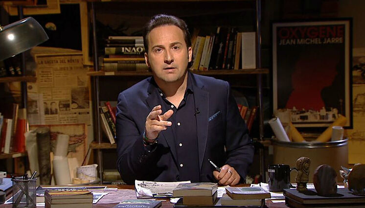 acturano's tweet photo. Si un comité de expertos real, los hubieran compuesto los tertulianos del programa de Íker Jiménez, que diferente sería la situación de la pandemia ahora https://t.co/kooMzeNVa2