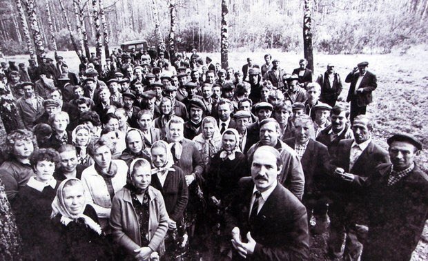 VictorKvert2008's tweet photo. В 1989 году в Городце завели уголовное дело за рукоприкладство, потерпевшим по которому проходил тракторист совхоза, а подозреваемым — главный колхозник Александр Лукашенко. https://t.co/4IsX8VpA6l