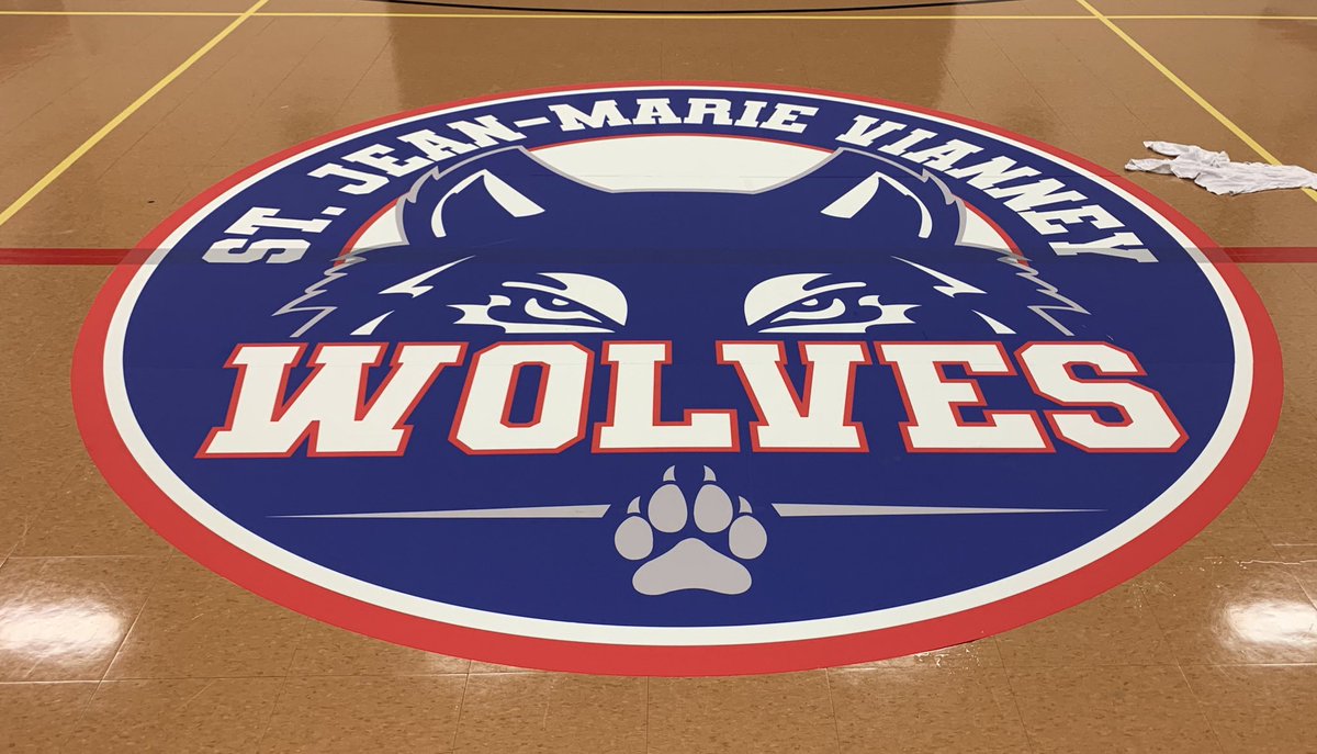 VianneyDPCDSB's tweet photo. Soooooo excited for our Wolfpack to see this on Monday when it’s all done!! Thank you @sandrop31 and Brite Art for their work at Vianney!! #allweneednowisaWOLFPACKanthem #vianneyschoolspirit https://t.co/ihXZO8NBOe