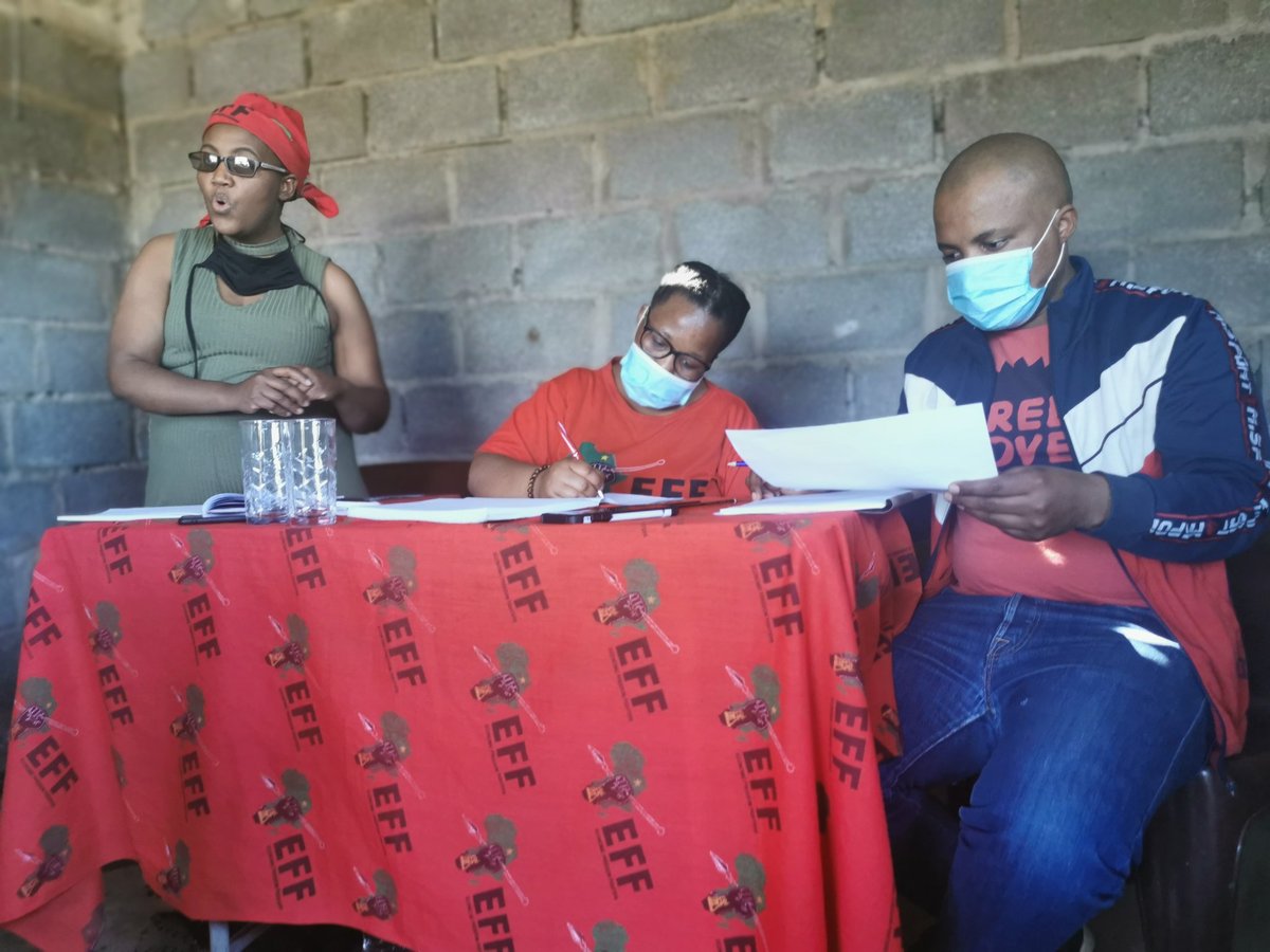 effmangaung's tweet photo. Building solid structures is a way to go, Commisar @PiabaMadokwe together with the Regional Chair @Radebe_Boitu12 and Regional Sec @M_Ramatlama addressed Chairs and Secs of Thabanchu Zonal, all 5 Wards were represented. @EFF_FS @lipalepapi https://t.co/dzsfryg1Vh