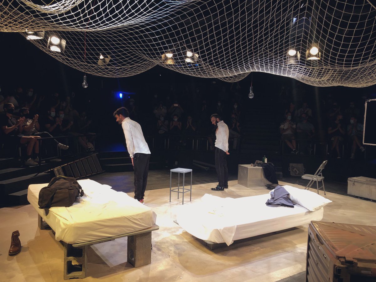 arnaumt_'s tweet photo. Les masculinitats, les sexualitats, l'assetjament escolar... És tan bèstia i tan necessària 'Here comes your man'! Quin debut de Jordi Cadellans i quina interpretació @Sergi_Cervera, @marcribera 🤩. Aneu al @teatregaudi, encara hi sou a temps. Ah! I #CulturaSegura🎭 https://t.co/NgYxiPsQkb