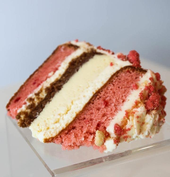 Str8JenNoJuice's tweet photo. If you wanna support a BLACK OWNED &amp; WOMEN OWNED and operated business in the CSRA , please support my friends bakery. Not only are the cakes BOMB, the service is amazing and we are all bomb 🥰 pre order online or come through the drive thru 💕🎂🍰
https://t.co/epvttKrtc1 https://t.co/Ki7cdNXDa2