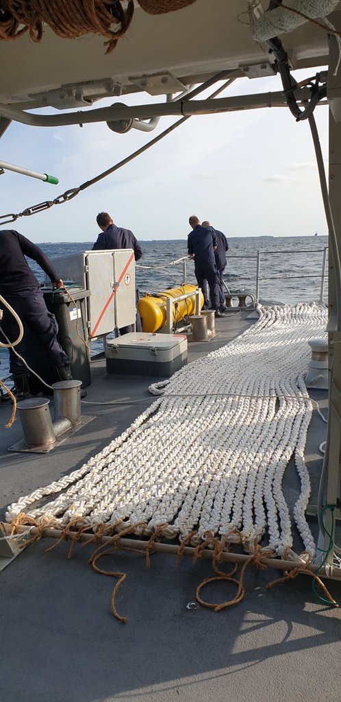 RonaldWester80's tweet photo. Na de manoeuvreer oefening (in 't donker) komt er dan een einde aan een lange leerzame nautische dag. Samen met de BNS Crocus deel genomen aan oa slepen, rassen en manoeuvreren. @C_SDAM @kon_marine https://t.co/JNLAJE4loC