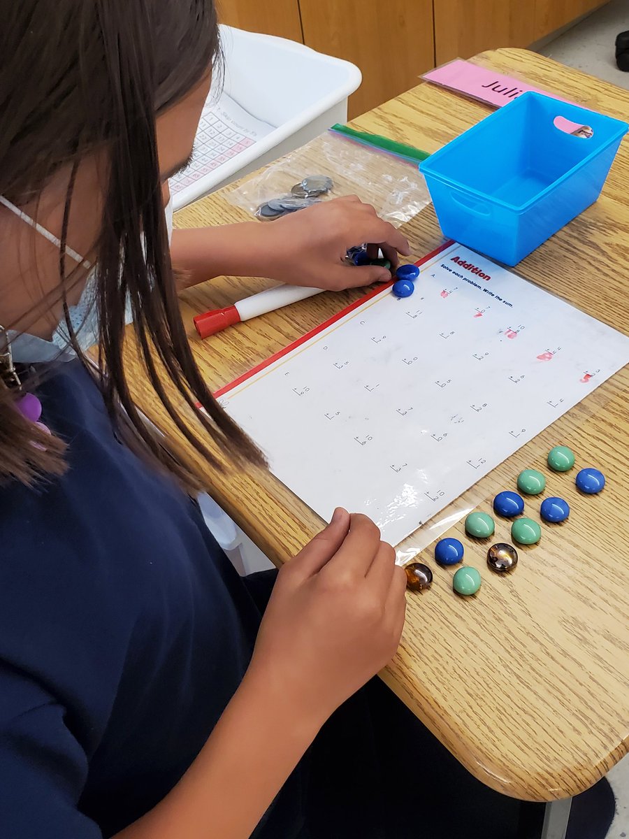 MissJFernandes's tweet image. More Math! #FunctionalNumeracy @HolyRosaryM #WeAreHRM