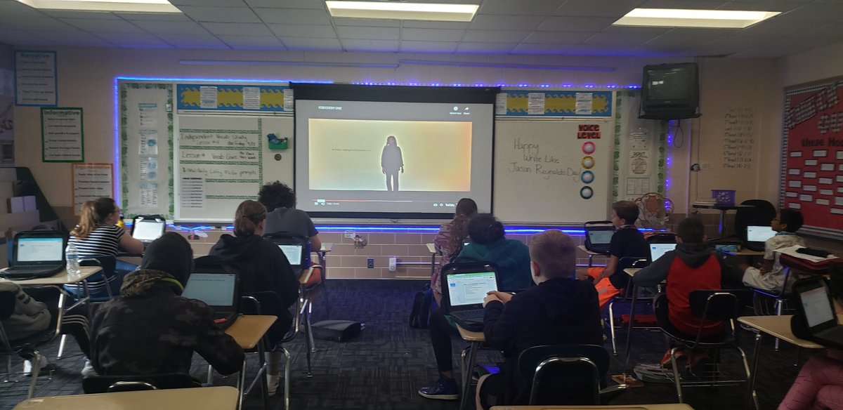 MrsJohnson913's tweet image. We are celebrating @JasonReynolds83 writing with Read &amp;amp; Write Like Jason Reynolds Days in 7th grade! We are studying author's craft by taking a closer look at word choice. Students will write a piece on dreams,goals,&amp;amp; perseverance by utilizing his style of writing.@OakHillJrHigh