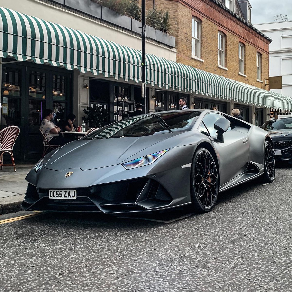 carpxrnpicx's tweet photo. Huracan Evo https://t.co/Qs0vFq0a9w