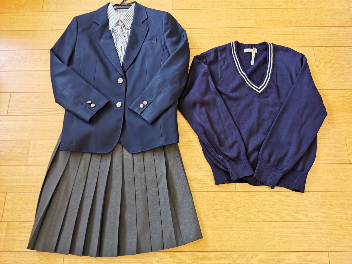 神戸市立須磨翔風高校（兵庫県）の制服セットを買い取らせて頂きました