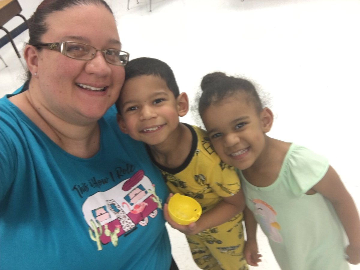 Gwennypoo's tweet photo. Thanks to our military and Founding Fathers we can sleep soundly knowing that we are free!!!! Thank you from half of The Hollands! #WeAreClintISD #CISDFreedomWeek #RSE2020 #Campus2020 #PajamaDayConstitutionDay https://t.co/9mETnwsJmL