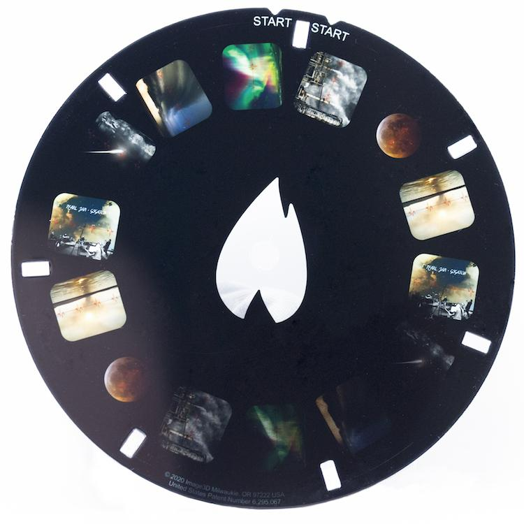 You can now bid on a #Gigaton 3D Image Viewer. All proceeds benefit the #VitalogyFoundation. New #PJMerch item every Friday: pj.lnk.to/AuctionsTw