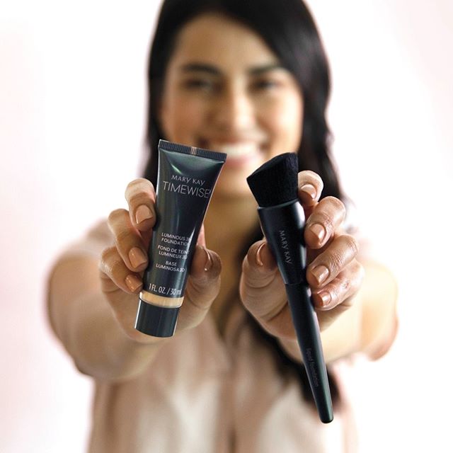MirelaMK's tweet photo. Here’s why I love TimeWise® Luminous 3D Foundation :
- Creamy, medium-to-full coverage foundation.
- Contains softening ingredients like vitamin E.
- Enhances radiance with niacinamide.
#MaryKay #marykaycanada https://t.co/XezGza3g7O https://t.co/IkYnRYPzdo