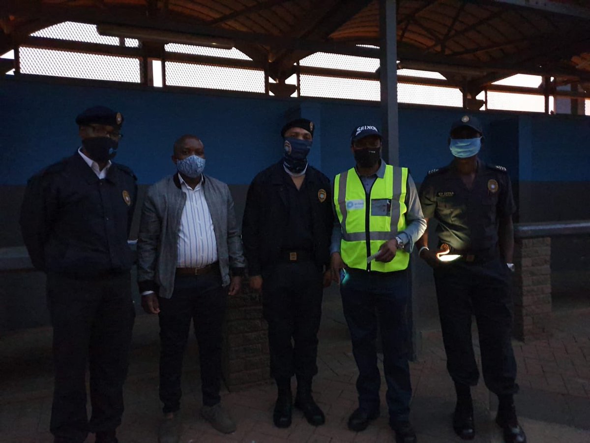 PRASA Accounting Authority, Mr. Badisa Matshego took a train 🚊 from Naledi this morning. The Accounting Authority was accompanied by the CEO’s of PRASA Rail, PRASA Tech, PRASA CRES as well as other members of the management team. Thikithi esandleni #FixingPRASA