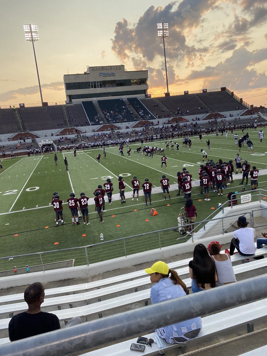 Tviewboostrclub's tweet photo. Great Day for football #freshman2020 https://t.co/2UUSGeBRiL