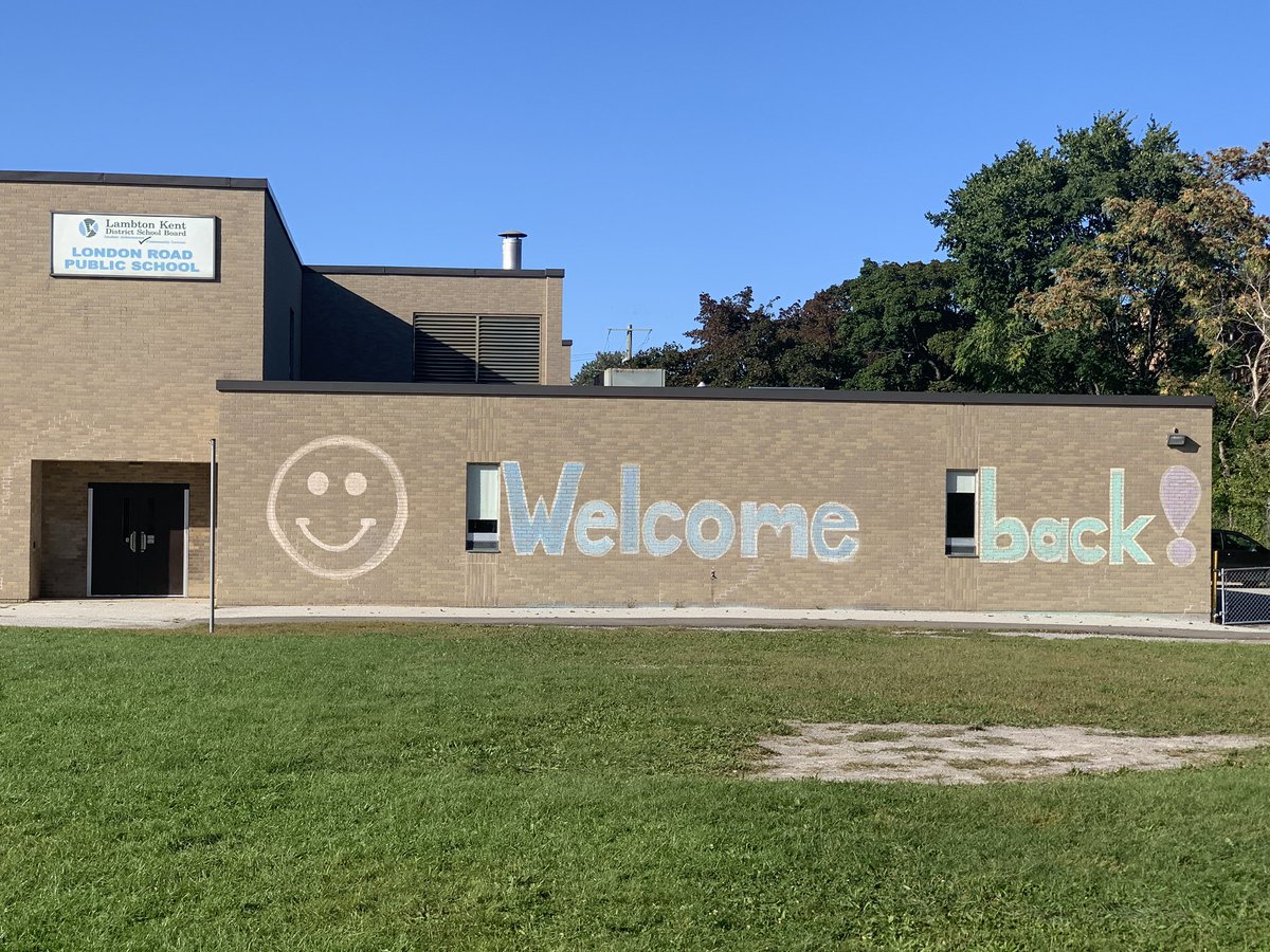 I drive by <a href="/londonroadps/">@londonroadps</a> every morning and this message makes me smile every time! <a href="/LKDSB/">Lambton Kent DSB</a>