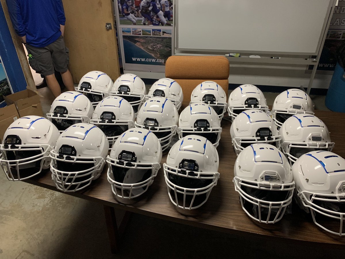 frankiez_99's tweet image. A table full of brand new F7’s. Thank you CUW.