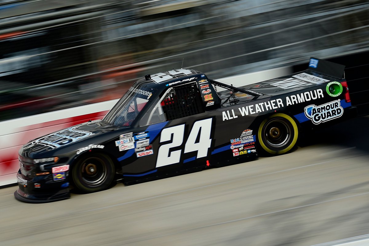 CHECKERED FLAG: A THURSDAY UPSET! 

<a href="/sam_mayer_/">Sam Mayer</a> charges to the front late and collects the first Gander Trucks victory of his career! #UNOH200