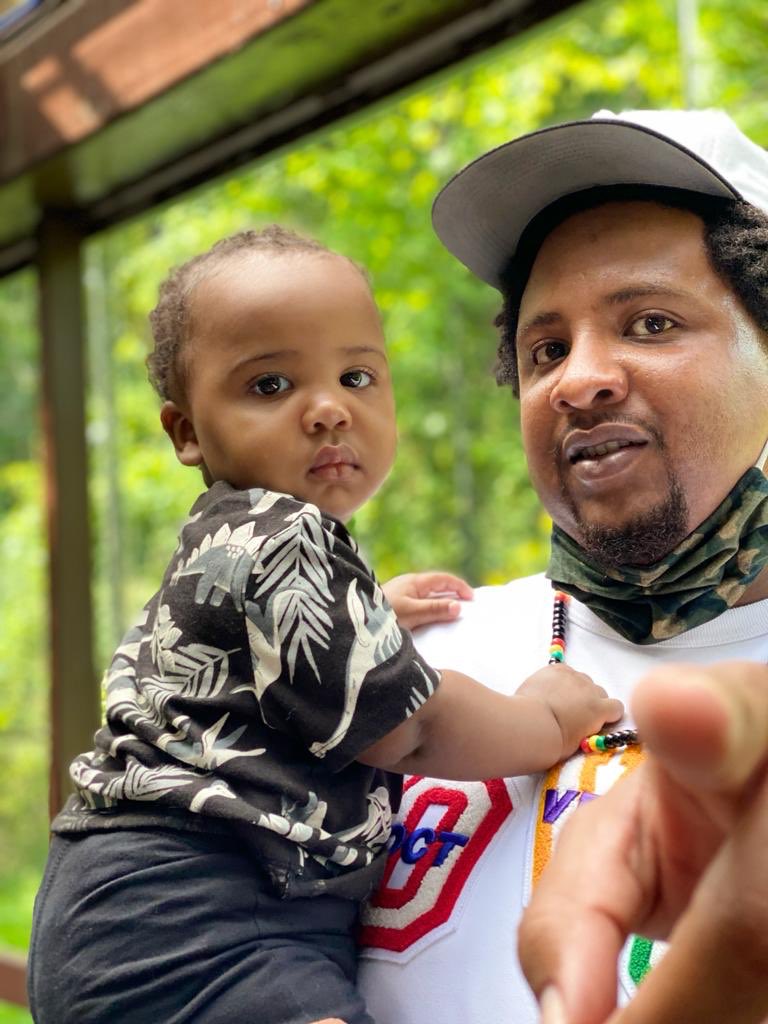 CJzWord's tweet photo. Hi Twitterverse!! 🙈 Since today is #ThrowbackThursday I wanted to share some pics from my 1st Birthday that I celebrated this past weekend at the @TheTorontoZoo 🐘🦧🦦 with my family and friends... #CJzWord https://t.co/k5vxyN7C4X