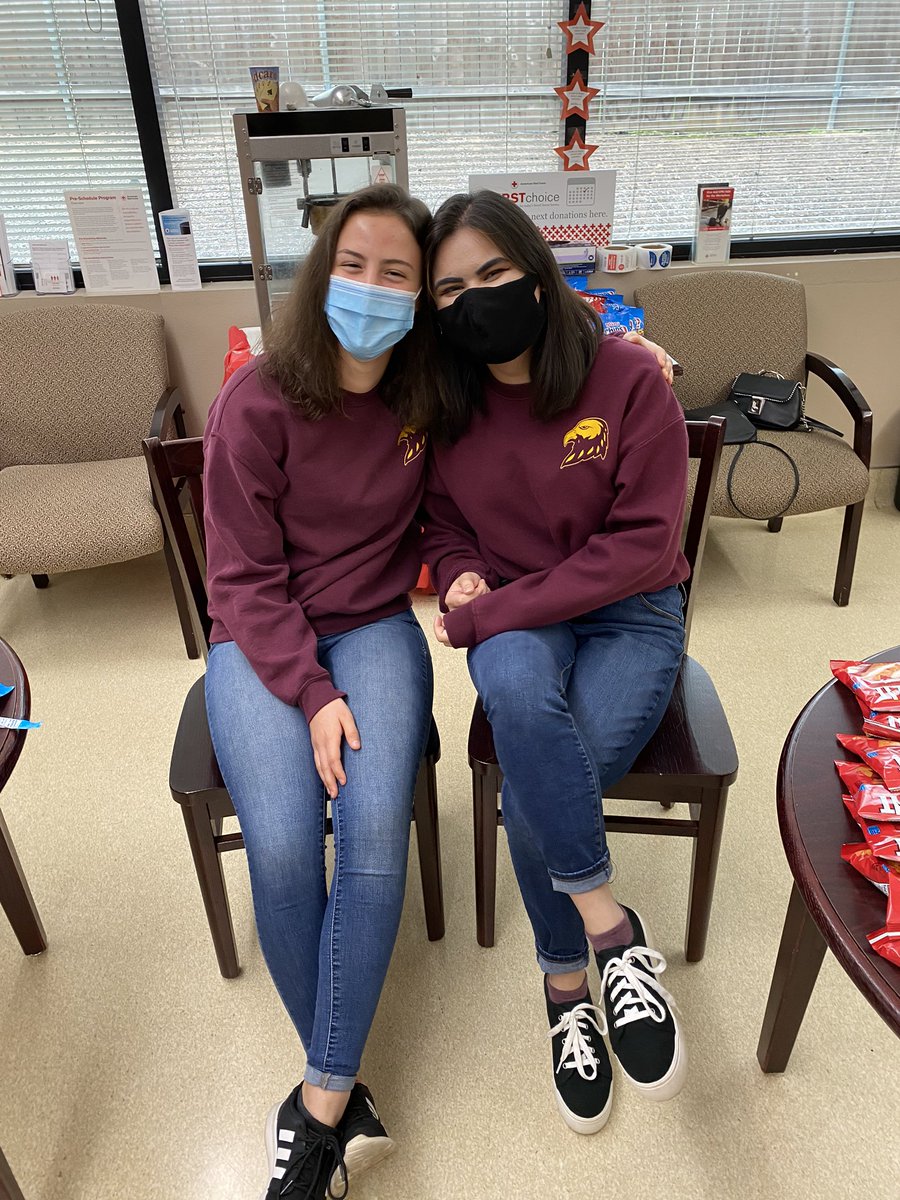 PHS_HSC's tweet photo. What a wonderful group of amazing human.. so proud of what they got done in a week!! I am in Awe of how much power and pride these people have. #PHSHOSA #prairiemagic #flaconsgetitdone @RedCross @BGPS_CTE https://t.co/bjKeBUGIgJ