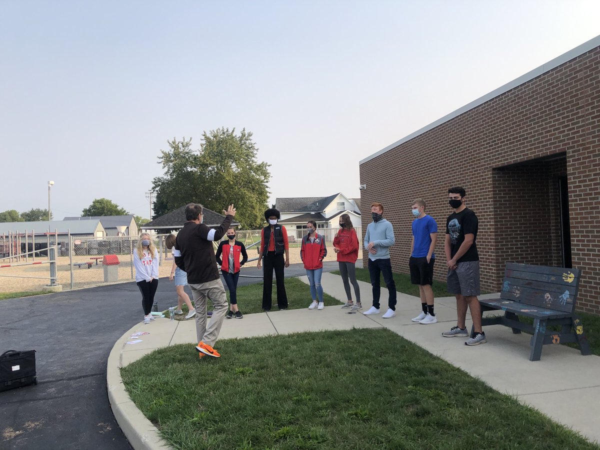 nkguidance's tweet photo. Thanks @VanFalcon1 for being COVID responsible and meeting with this great group of juniors and seniors today. #AlwaysAboveAndBeyond #BigChoices https://t.co/LLPgfHHMMy