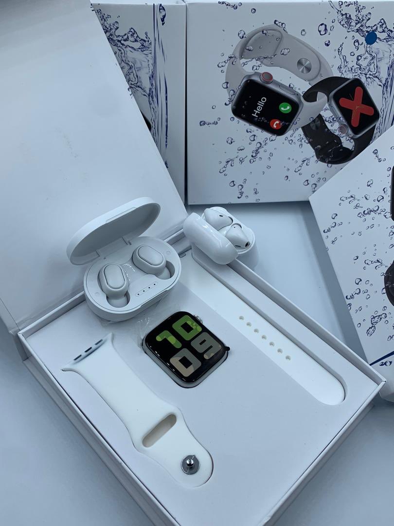 watchesbymom's tweet photo. Smart Watch Available in all colors #15,000
AirPods #5000 https://t.co/lVepDCxwSM