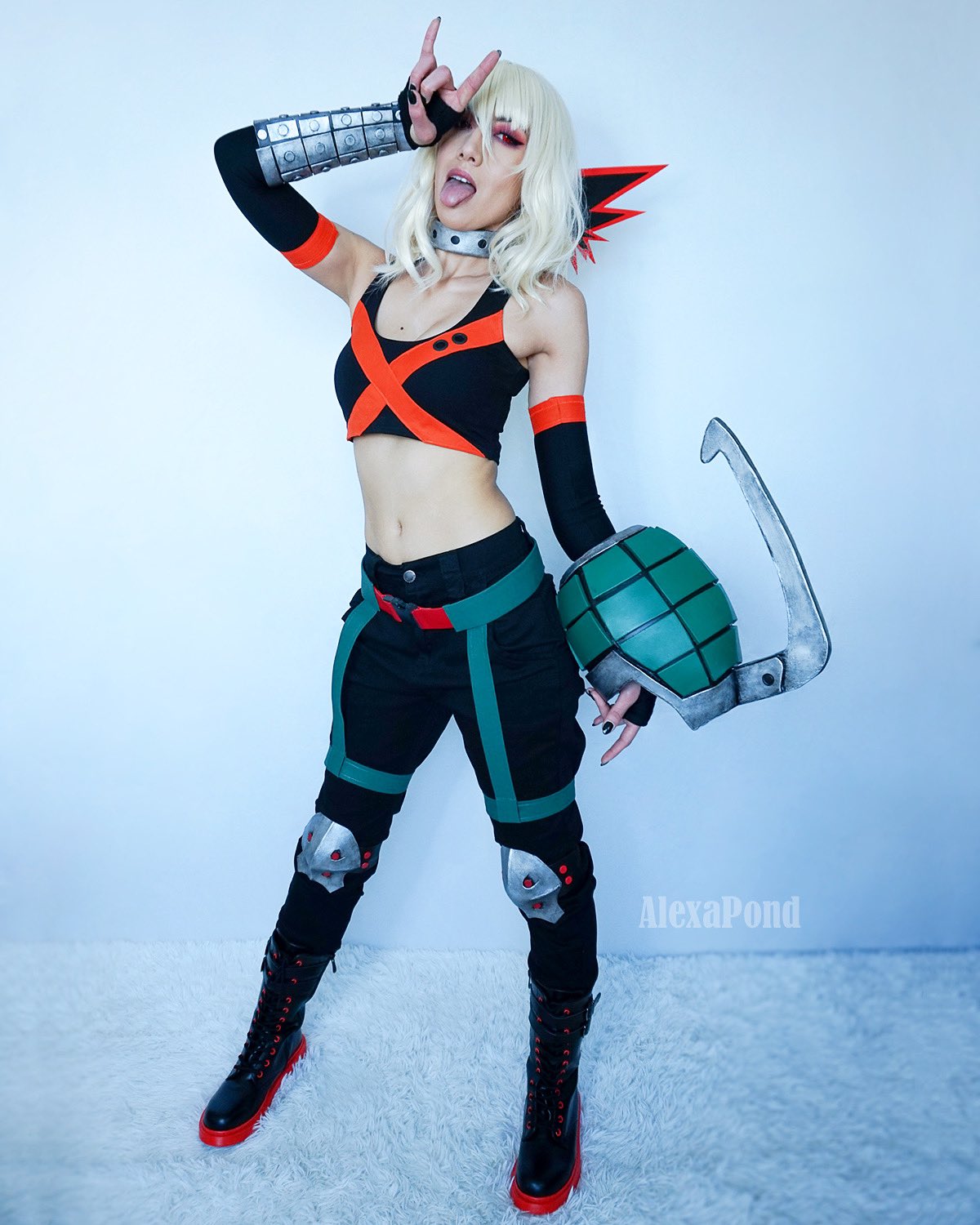 1 pic. Am I allowed to do Cosplay vs Spicy Cosplay 🔥🤔 https://t.co/P2IAMVfxm1